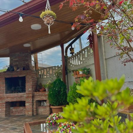 Gold Guest House Kutaisi Bagian luar foto