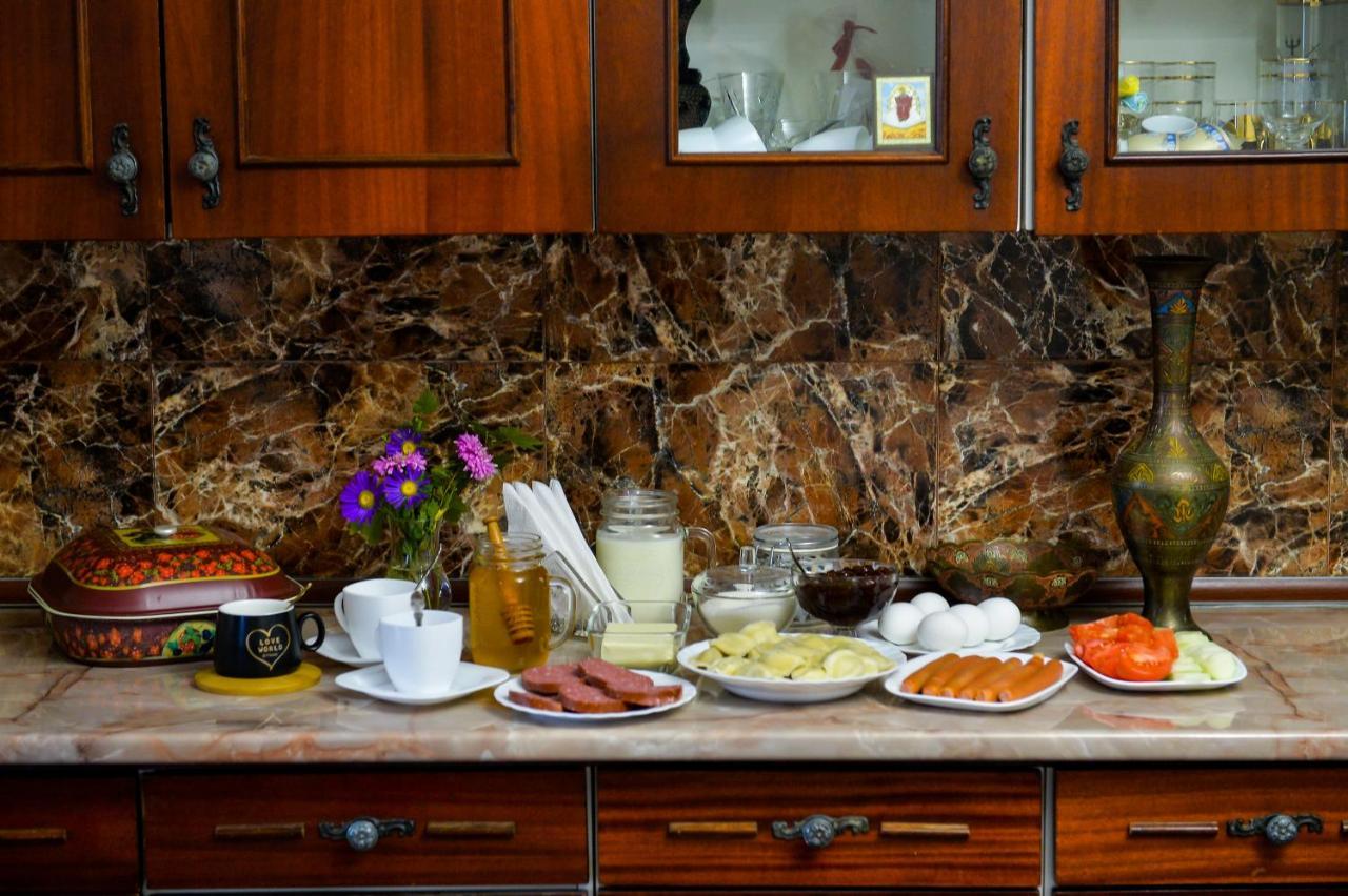 Gold Guest House Kutaisi Bagian luar foto