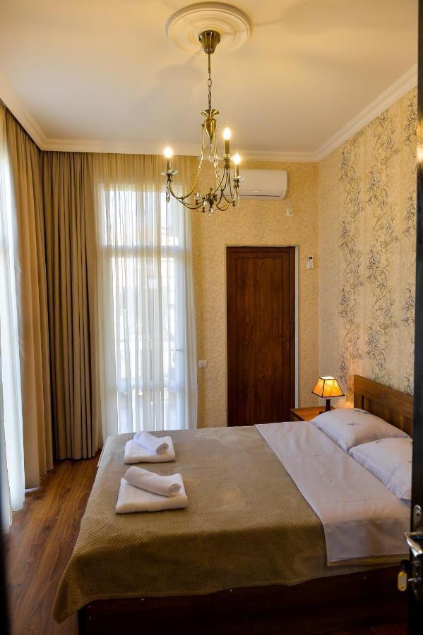 Gold Guest House Kutaisi Bagian luar foto
