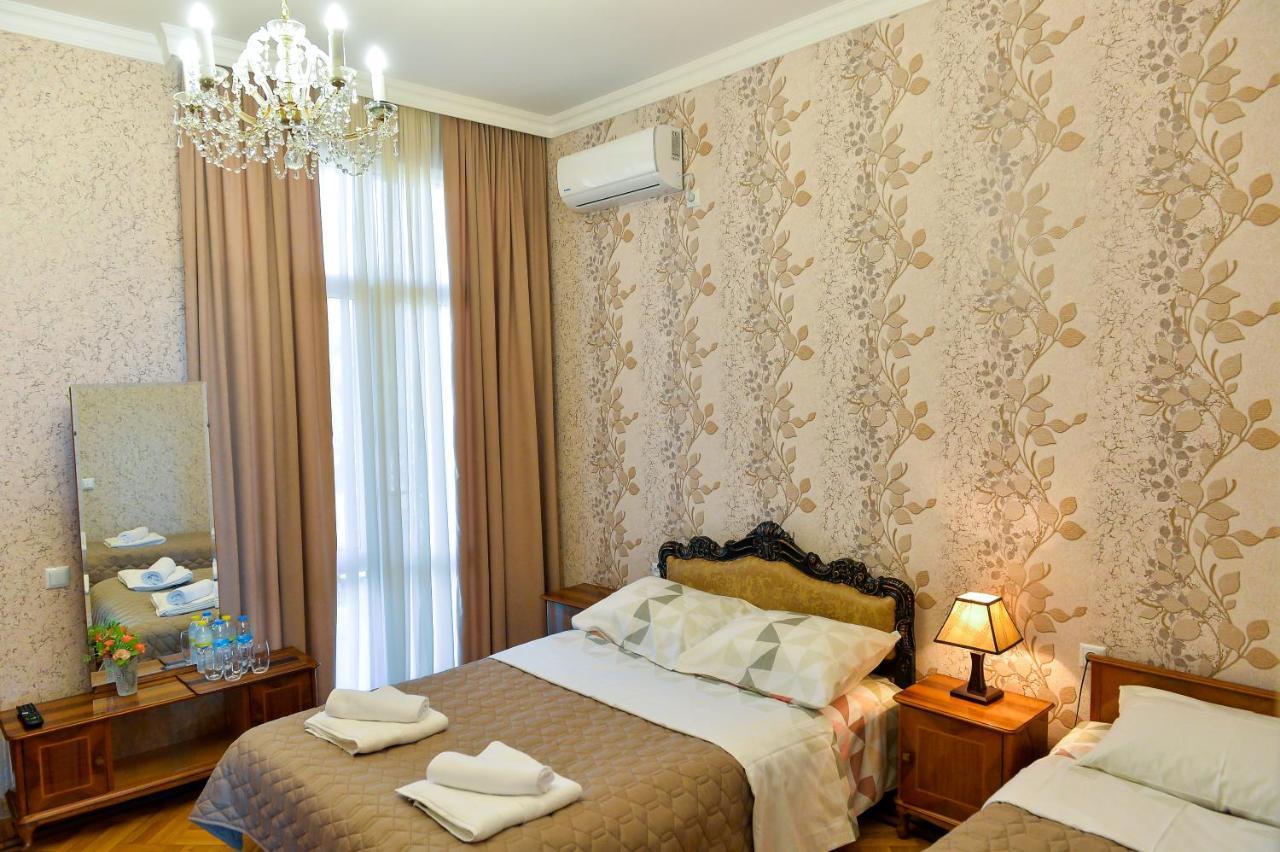 Gold Guest House Kutaisi Bagian luar foto