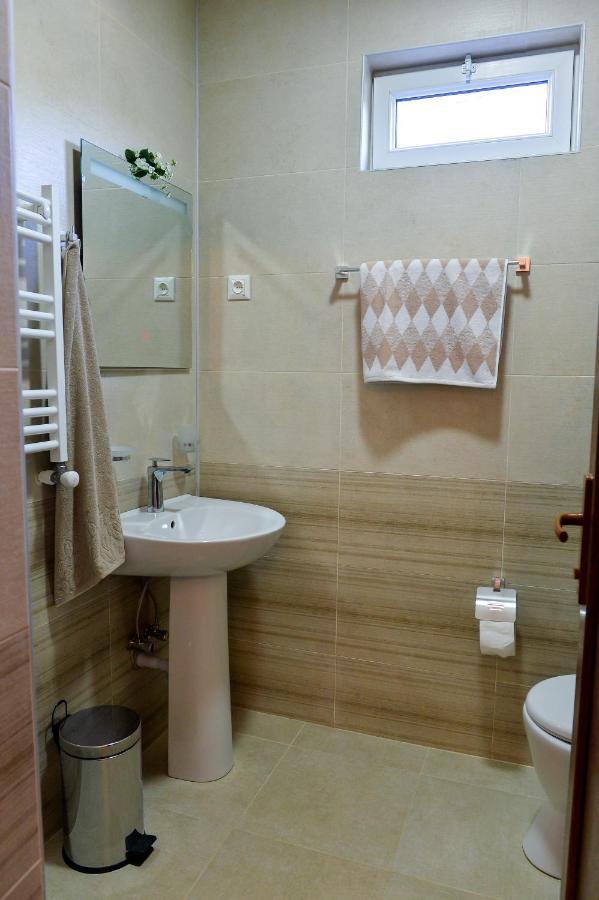 Gold Guest House Kutaisi Bagian luar foto