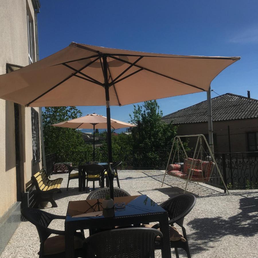 Gold Guest House Kutaisi Bagian luar foto